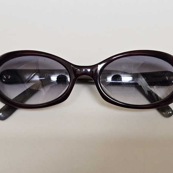 Guchini Sunglasses Burgundy Frame With Gray Gradient Lenses Gold Hardware - Picture 2 of 16